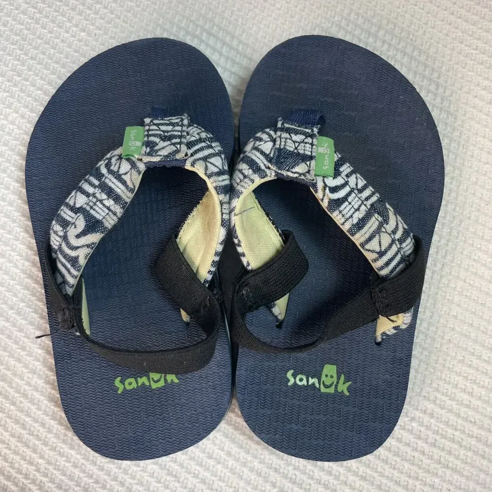 Sanuk Flip Flops